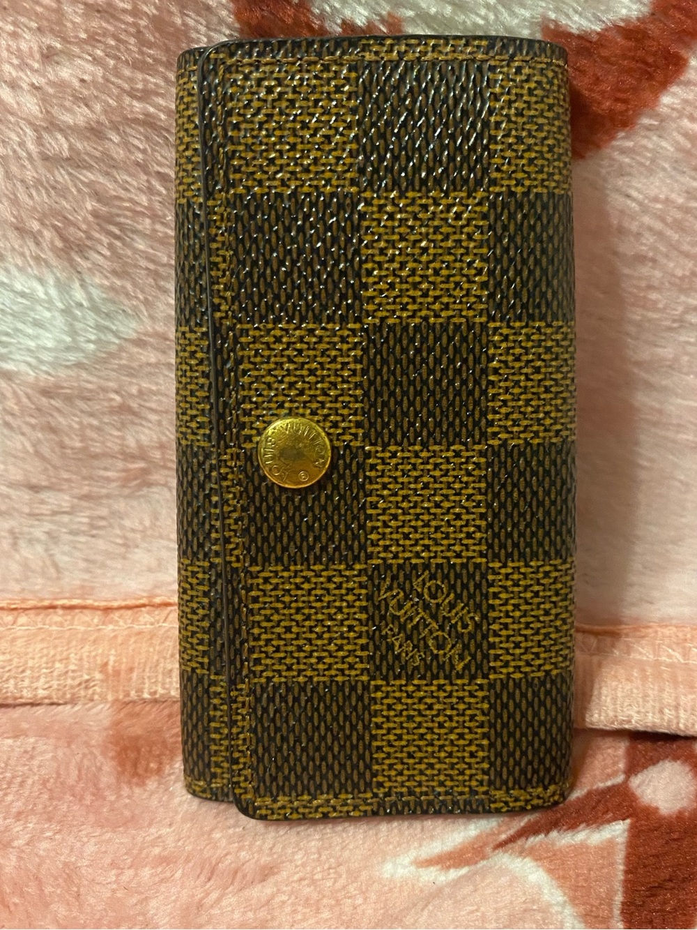 Authentic Louis Vuitton Damier Ebene Key Case